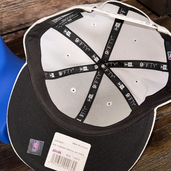 New Era 9Fifty Toronto Raptors SnapBack Hat - Picture 7 of 8